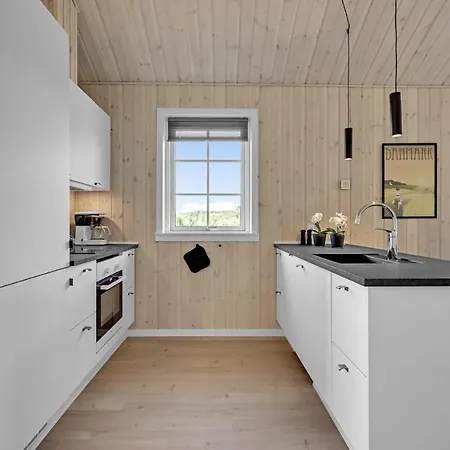 Lovely In With Kitchen