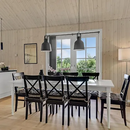 Lovely In With Kitchen Hébergement de vacances *
